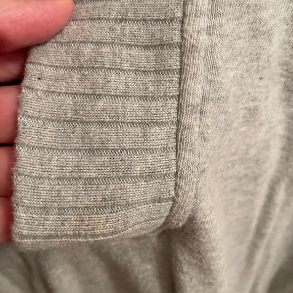 Aerie Light Gray V-Neck hoodie xl❤️❤️❤️ - Picture 2 of 3